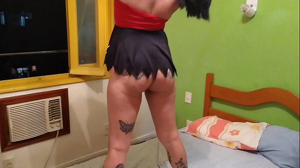 Download Video - BRINCANDO COM A EMPREGADA DOMESTICA JUHSIOUX COM O GOKU NARUTO BOB ESPONJA E COM UM ET