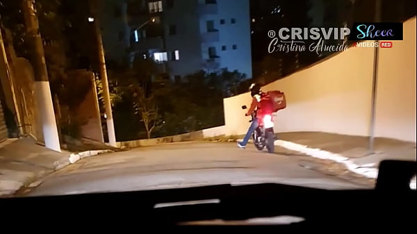 Download Video - Cristina Almeida Engolindo Porra de Estranhos na Pra&ccedil;a nesse Dogging 10 - Especial Bukkake&period; Sobrou at&eacute; para o motoboy que seguiu para me dar leitinho