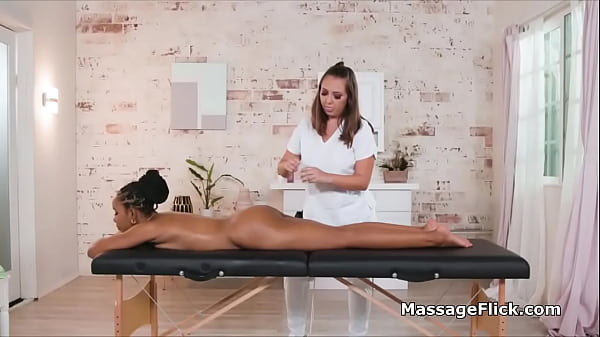 Interracial tribbing massage with curvy babes