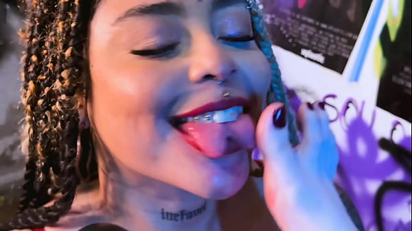 Make Me Cum While Licking My Feet