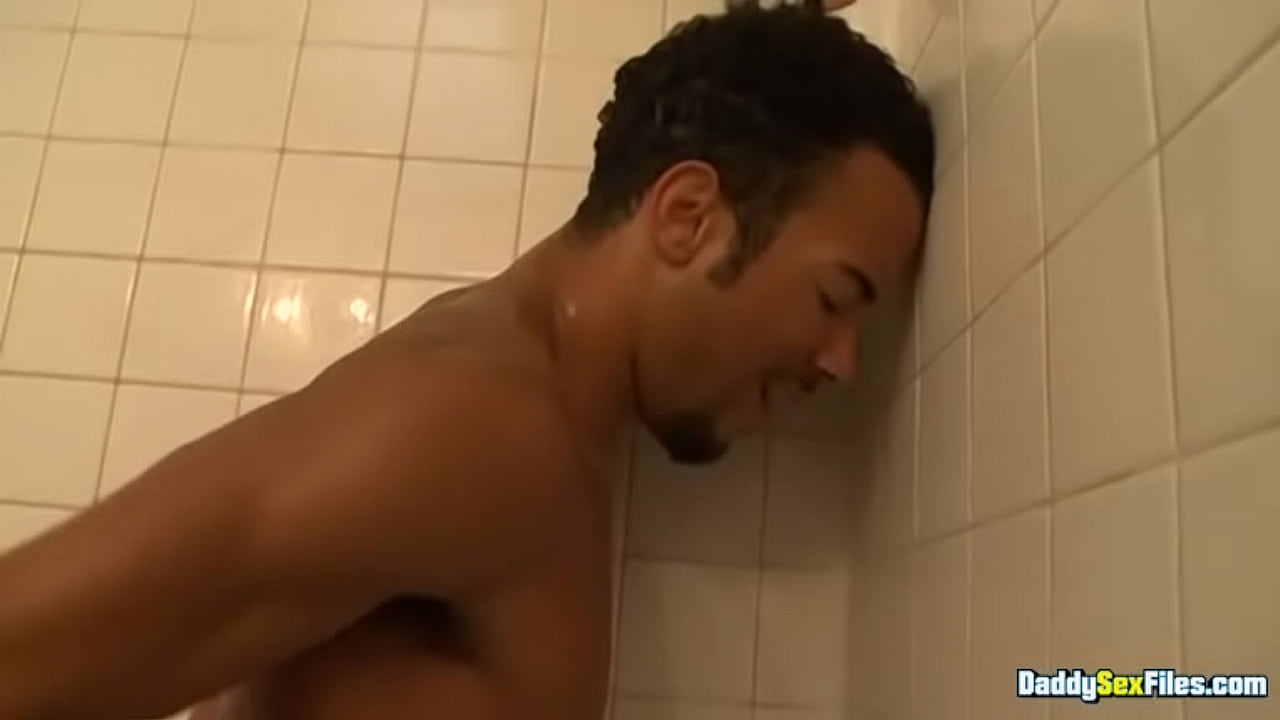 Hayden Taylor de la BBC se masturba con un dildo mientras se ducha
                   kink bbc jerk off inked huge cock sex toy gay amateur gay hardcore gay masturbation gay fetish cum covered muchos negros