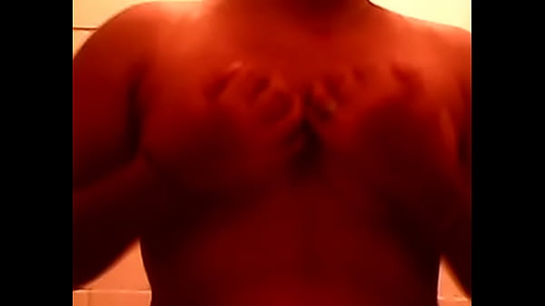 AMIGA ME MUESTRA LAS TETAS