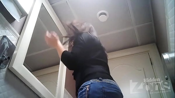 voyeur shaved cunt