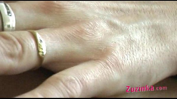 ABSOLUTE FIRST TIME lesbo beginners opinion - video
