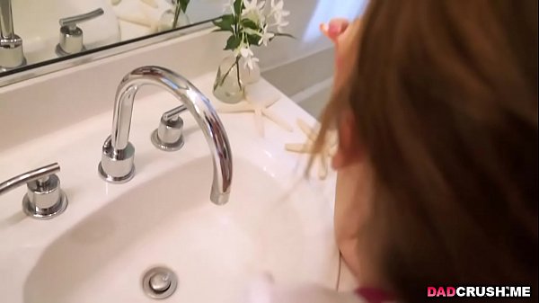 Stepdauhter Maya Kendrick fucked in the bathroom