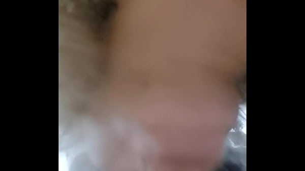 Mamada na rola e gozada dentro POV