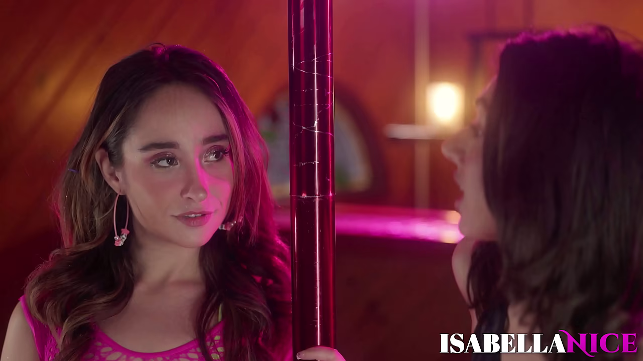 Desperate Housewife Darcie Dolce Goes Lesbian With Isabella Nice