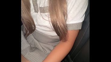 Download Video - SEXO Publico en el CARRO&excl; Se COGEN a COLEGIALA Chichona en el CARRO con el UNIFORME Puesto Despu&eacute;s de Pasar por ella a la ESCUELA&excl;