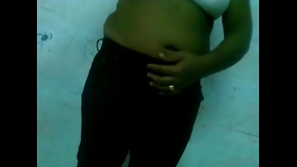 mallu aunty stripping and showing her ass