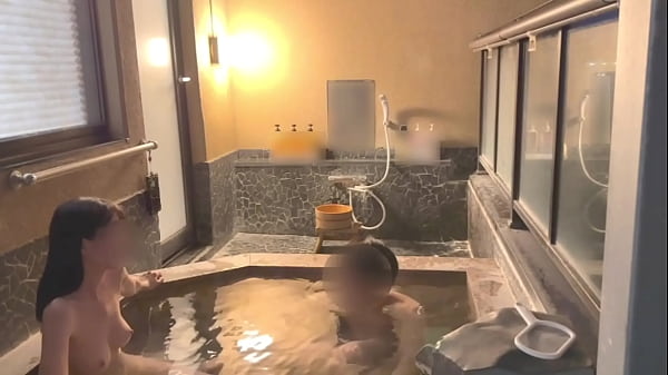 Download Video - 【個人撮影】初温泉旅行夜にお洒落な露天風呂でイチャイチャから濃厚生ハメSEX立ちバックで激しく突く&period;&period;Japanese amateur hentai