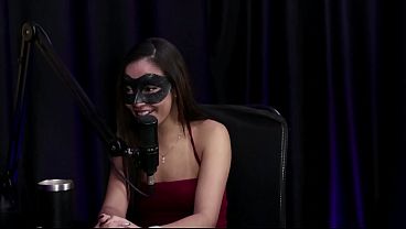 It's difficult to find anonymous people to record, and the cuckold... - Nayra Castro (Moai TV)