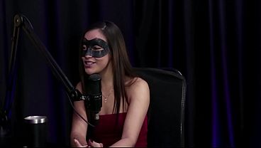 It's difficult to find anonymous people to record, and the cuckold... - Nayra Castro (Moai TV)