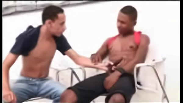 Download Video - Neg&atilde;o Pirocudo Fudendo Branquinho Brasileiro BR