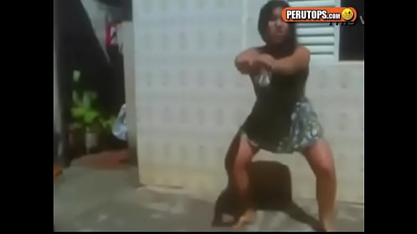 Wachiturra dances hot in front of the cam