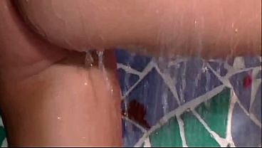 CURVY BABE SHOWER Close Up Pussy Orgasm