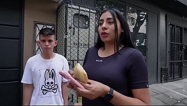 Download Video - Hot MILF lets empanada vendor cum on her tits&comma; all because of a bet&excl;&excl; - MELANY LATINA