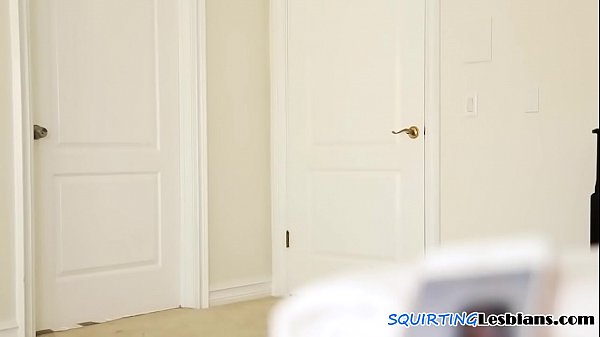 Squirting dykes pussylicking in group scene