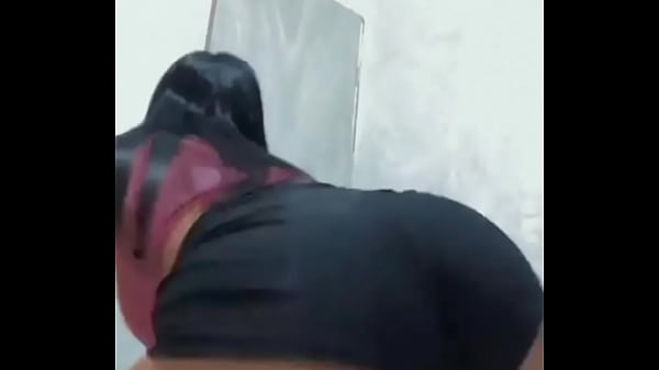 Nifetinha dancing in very hot shorts 45 sec