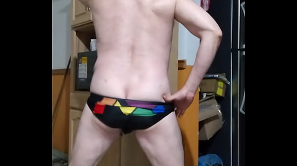 Download Video - Baile striptease de hombre hasta el desnudo&period;