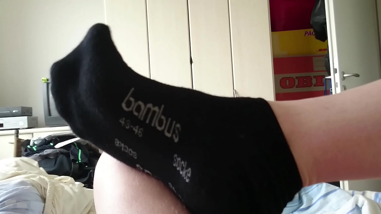 Calcetines deportivos negros
                   stockings sexy amateur homemade chubby solo close up socks gay massage bedroom feet dirty talk foot fetish muchos negros