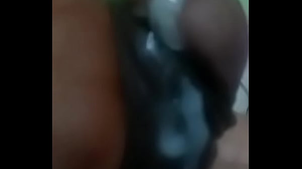 Download Video - Dando leitinho na cam para casada safada