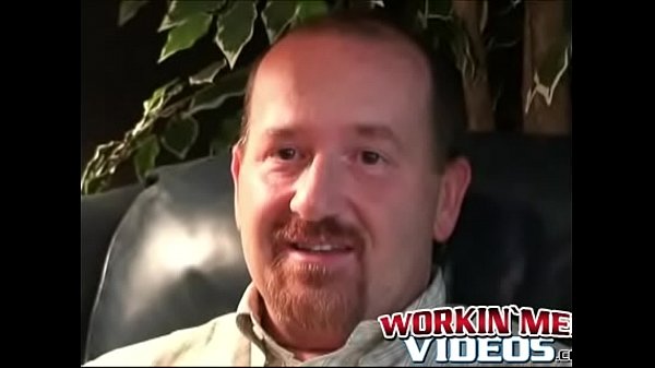 Download Video - Chubby guy masturbates and shoots big load on a dinner plate