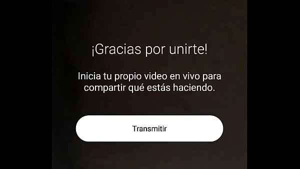 Hace dedos y su madre la descubre