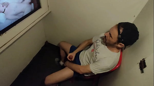 Download Video - O casado dotado pegando o desconhecido no glory hole