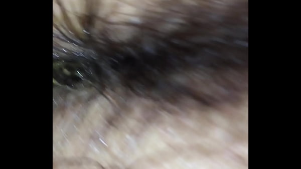 Dando meu rabo peludo pro pau grosso destruidor