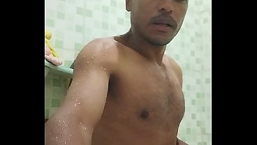 Depois do banho Billy no banheiro