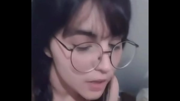 Puddim4 - Novinha safada fazendo sexo oral