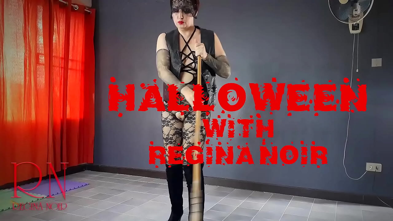 HALLOWEEN 2021 Bruja con un sexy traje negro. Conejita Playboy Negra. Regina Noir
                   stockings curvy lingerie nylon pantyhose stripper striptease halloween kinky cosplay ballerina depraved tights burlesque cabaret candid camera nude ballerina regina noir muchos negros