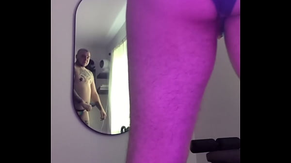 ftm does squats with big ass