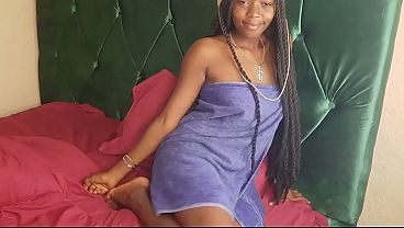 Close up pussy squirt