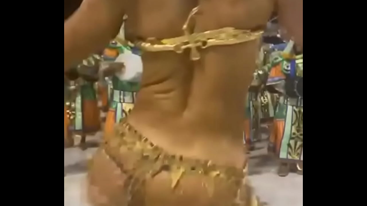 Paola Oliveira en Sapucaí
                   samba paolaoliveira muchos negros
