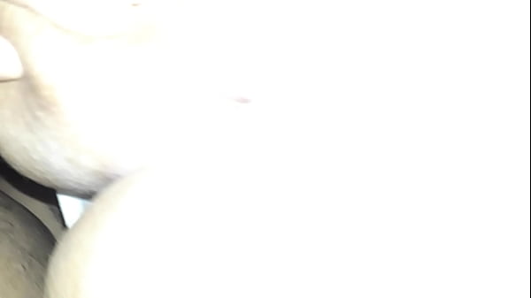 Tentando  mostrar cuzinho dela