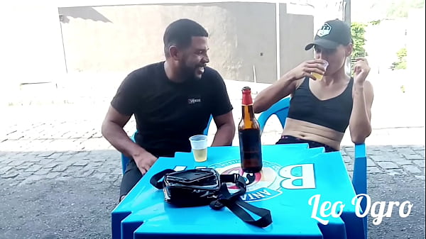 Pervertido emborracha a su hermana para poder follársela