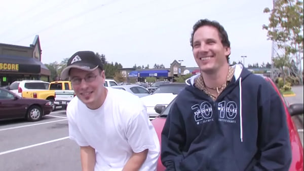 Roxie Gets Her Street Whore Holes Filled By Two Men At Once