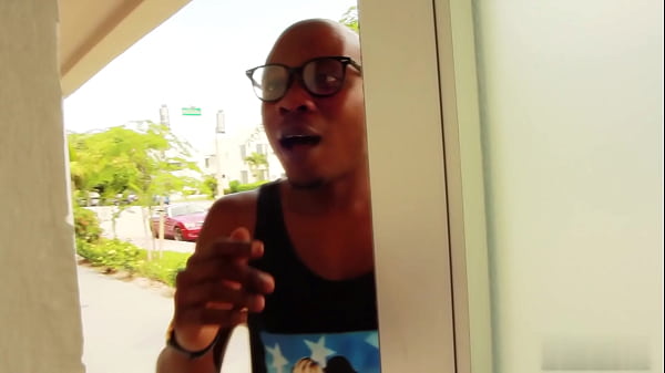 PEEPING TOM finds some WHITE TEEN pussy
