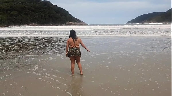 Achei o famoso brinquedo na praia e fui logo tietar