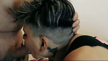 PUTA DESESPERADA CON LA VERGA AL FONDO DEL ORTO QUEDA CON EL CULO DESTROZADO Y LLENO DE LECHE