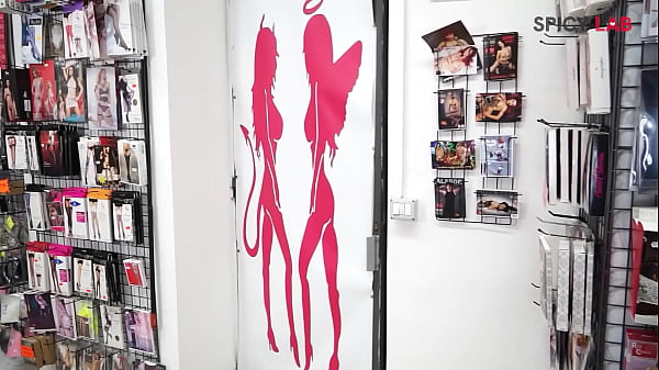 Lady LaD&agrave; 9 -  il caso Nina, con la calda Mary Rider guaritrice di cazzi