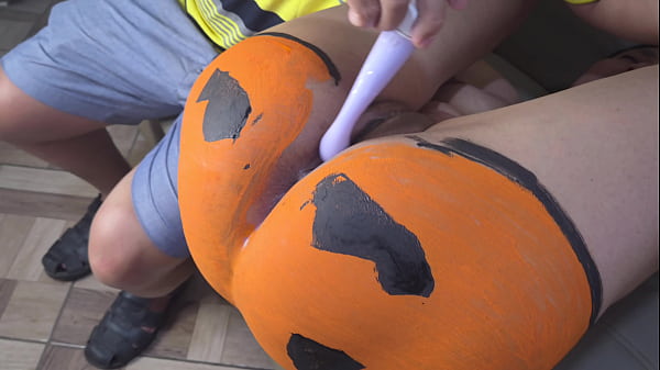 MILF stepmom wants me to penetrate her pumpkin on Halloween