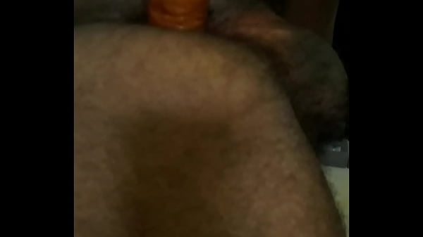 Engolindo linguiça com o cu #2