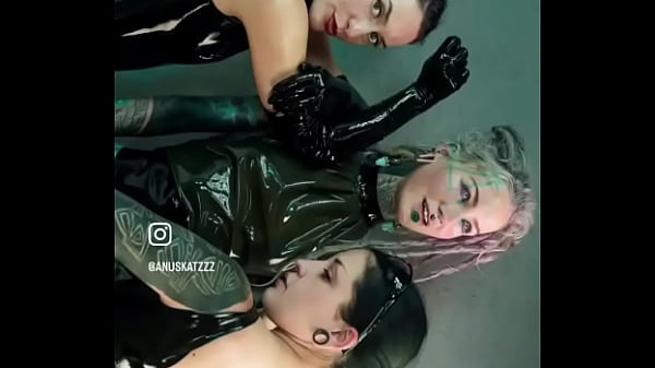 Having fun with MissFloraBerlin and TheBlackMorea for Z filmz porn !Pictures: NZpageti