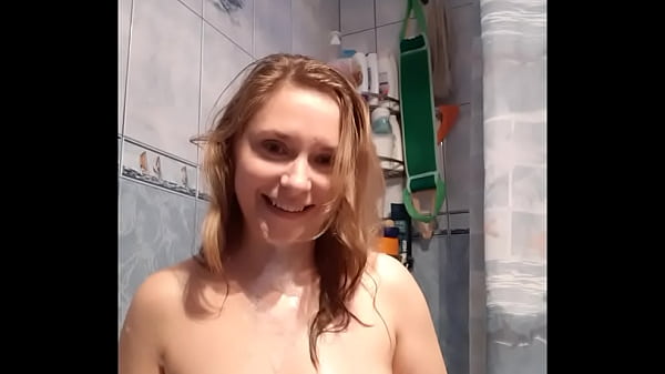 Bathing selfies of hot MILF