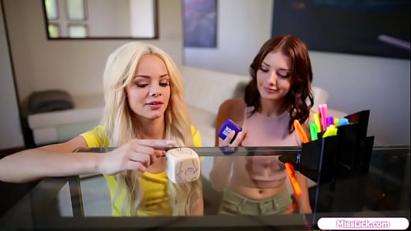 Three petite teens facesit and asslick