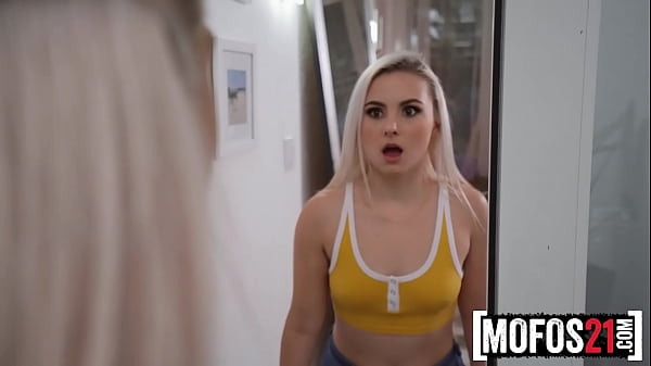 Download Video - Girl Fight Ends in Lesbian Sex With Abella Danger Geting Multiple Squirting Orgasms - MOFOS21