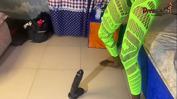 Download Video - Vera knows exactly how to satisfy herself with her toy and a big dick