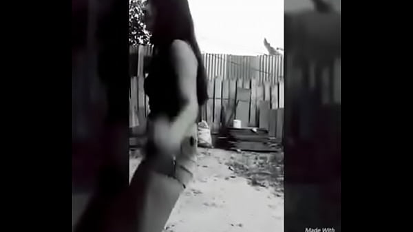 Allisson Muñoz dancing sexy